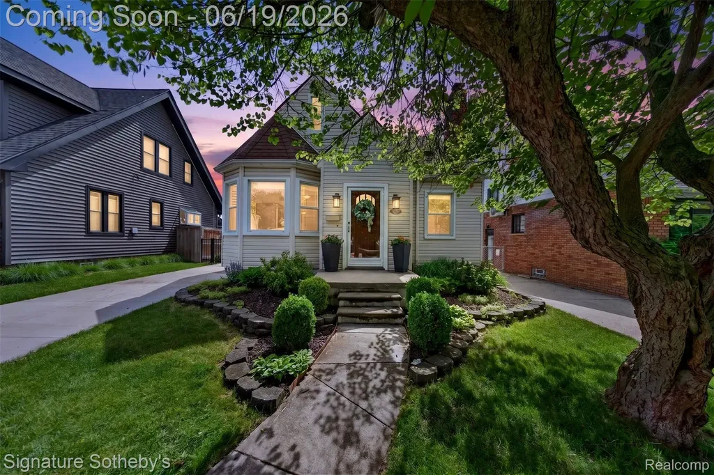 125 S Kenwood Avenue Royal Oak City MI 48067