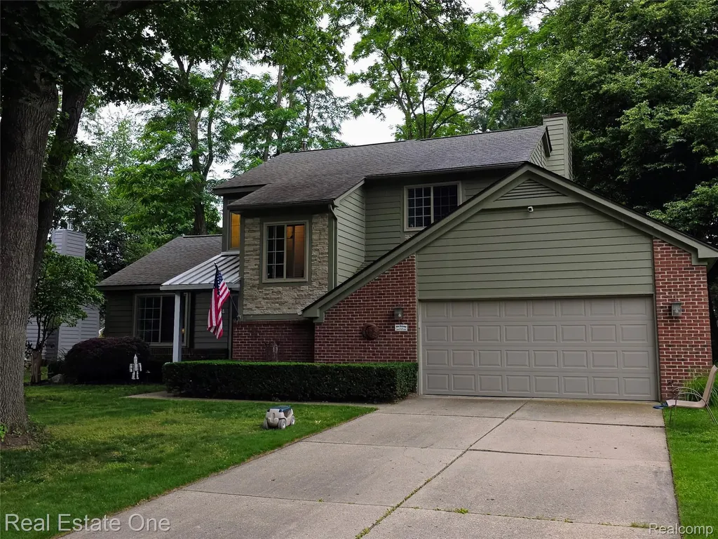 1574 Cardinal Ridge West Bloomfield Charter Township MI 48324