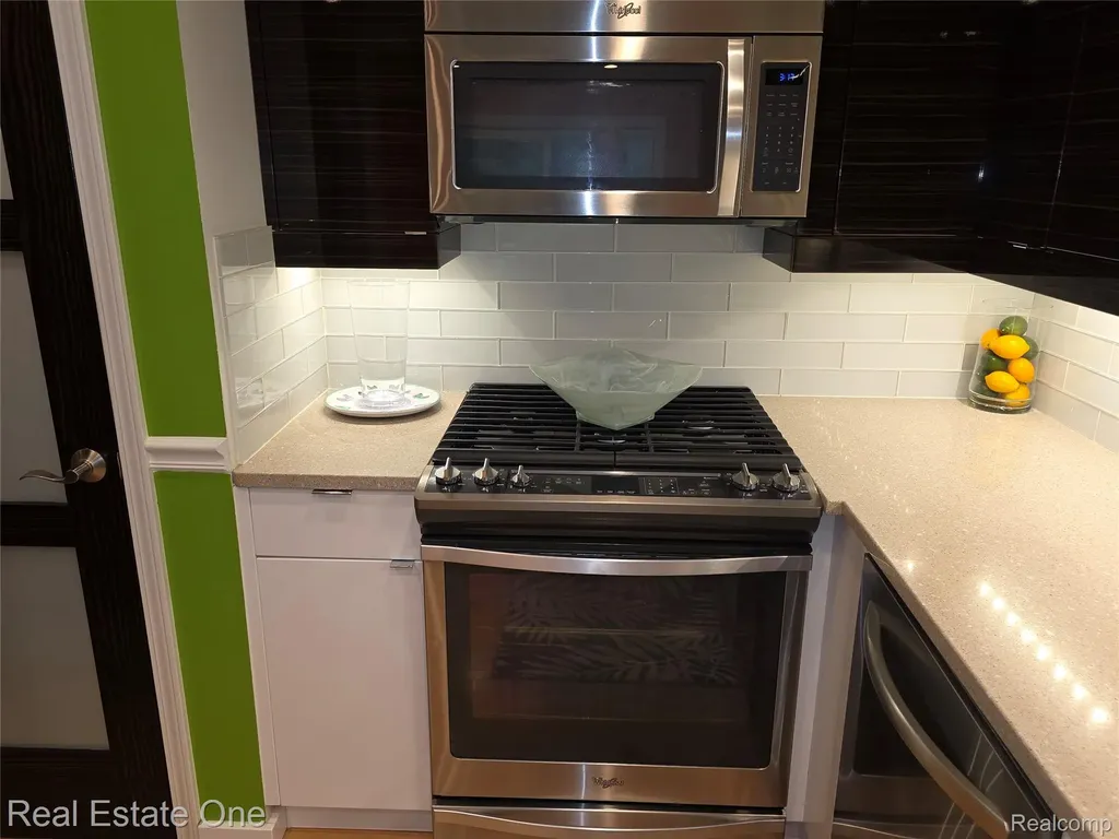 1574 Cardinal Ridge West Bloomfield Charter Township MI 48324