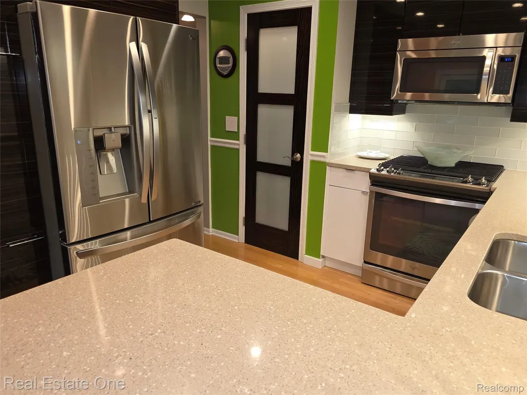 1574 Cardinal Ridge West Bloomfield Charter Township MI 48324
