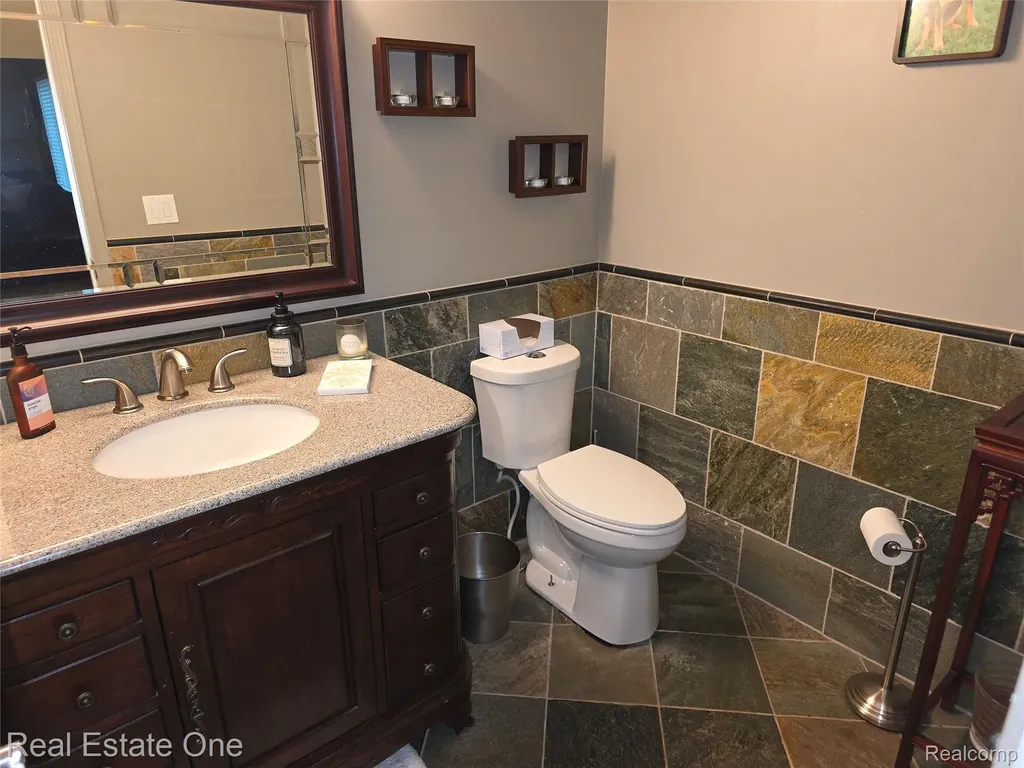 1574 Cardinal Ridge West Bloomfield Charter Township MI 48324