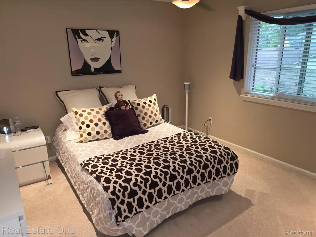 1574 Cardinal Ridge West Bloomfield Charter Township MI 48324