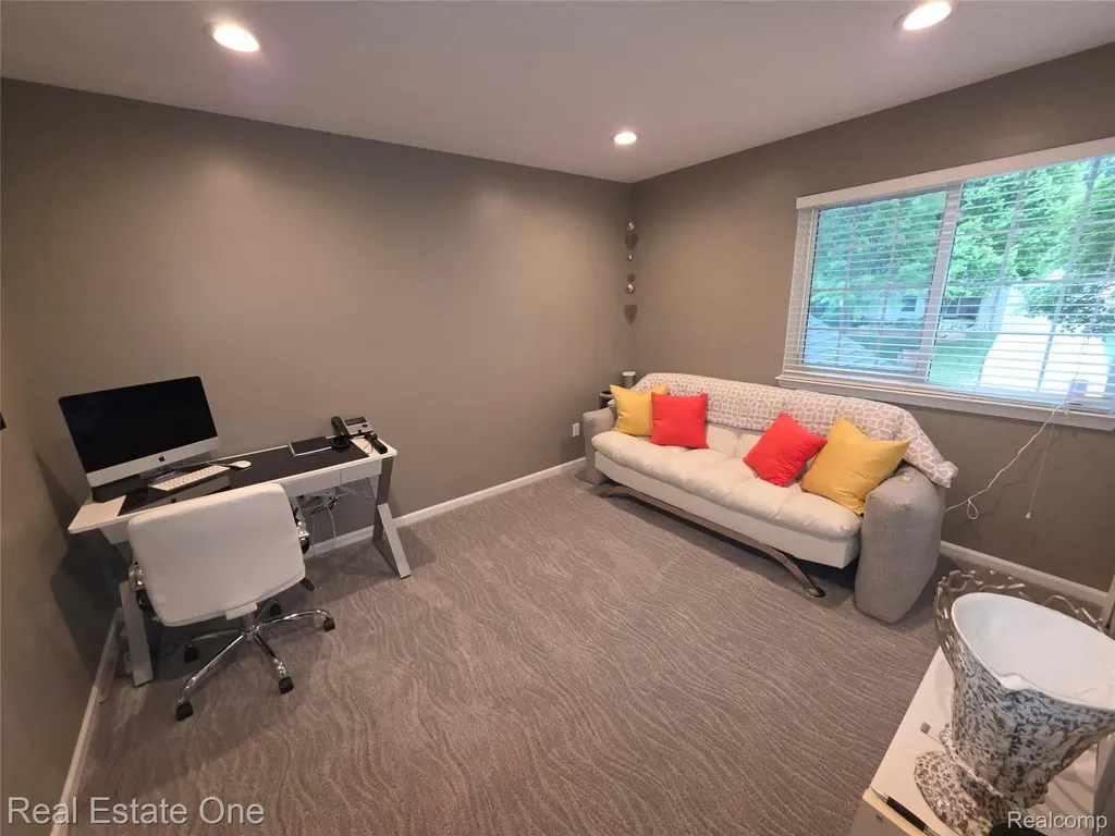 1574 Cardinal Ridge West Bloomfield Charter Township MI 48324
