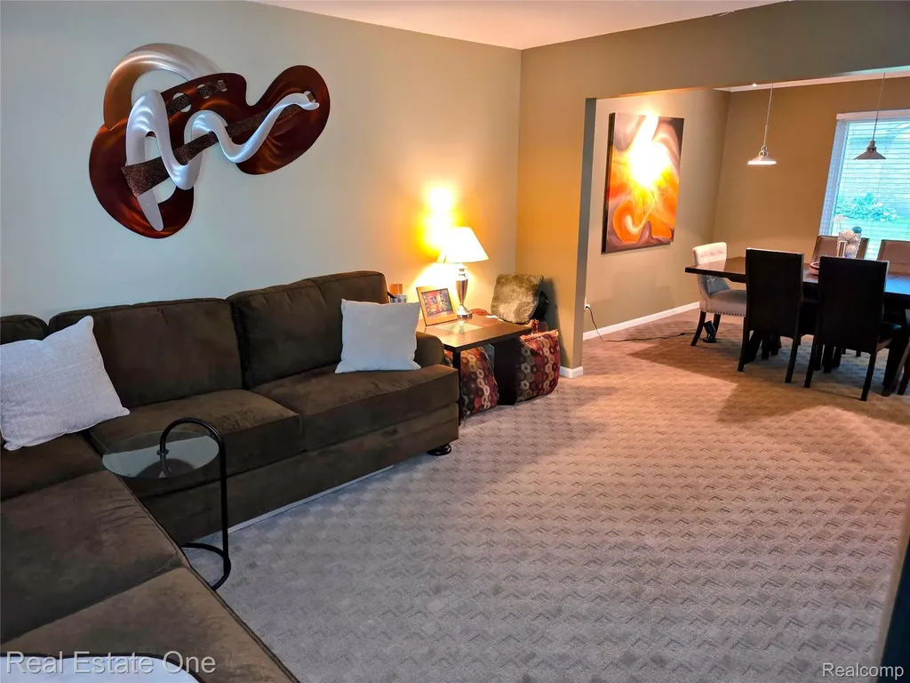 1574 Cardinal Ridge West Bloomfield Charter Township MI 48324