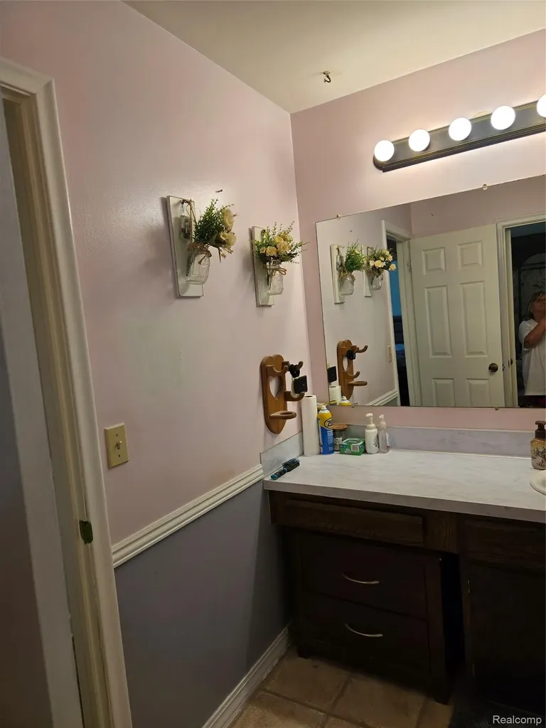 3393 Brenthill Drive Grand Blanc Charter Township MI 48439