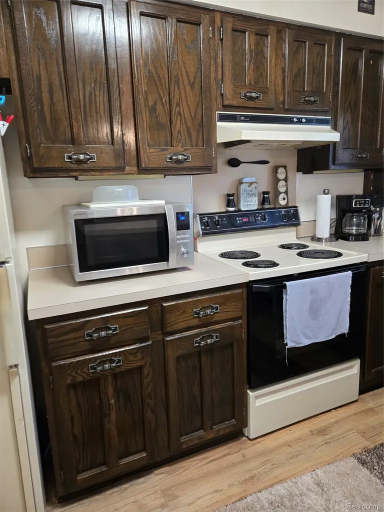 3393 Brenthill Drive Grand Blanc Charter Township MI 48439