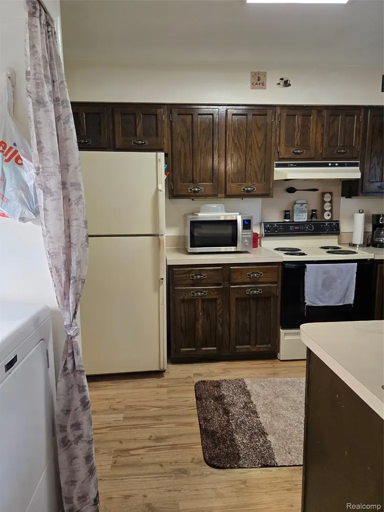 3393 Brenthill Drive Grand Blanc Charter Township MI 48439