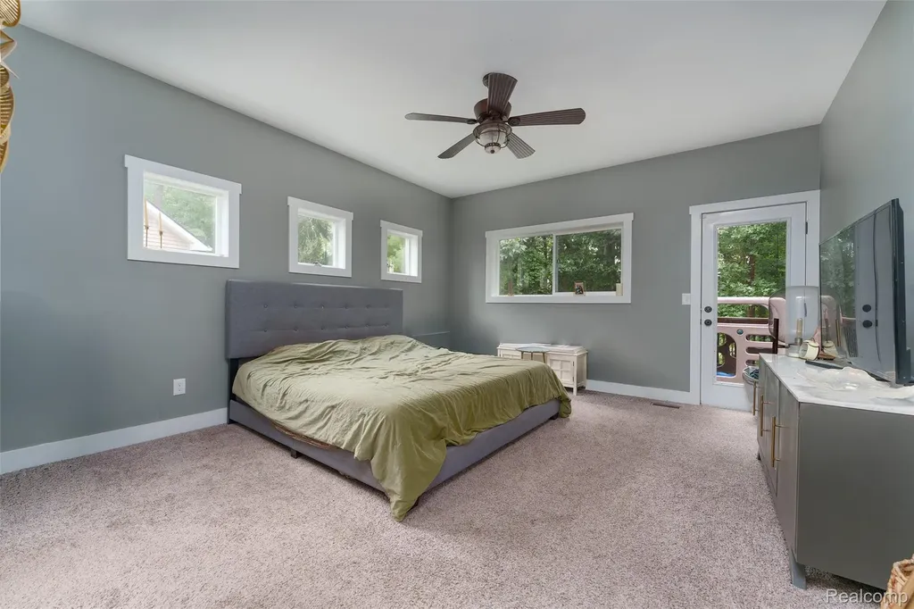 140 Skyline Drive Oceola Township MI 48843
