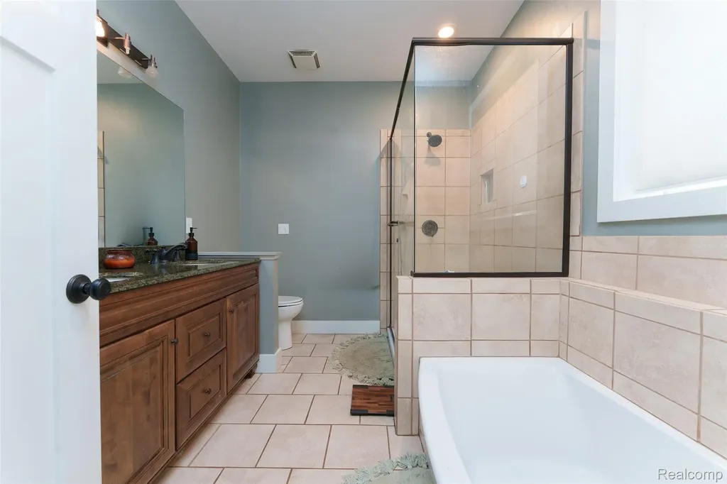 140 Skyline Drive Oceola Township MI 48843
