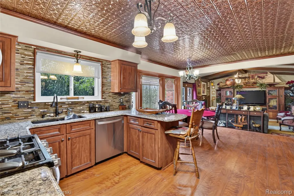 45331 Rector Drive Canton Charter Township MI 48188