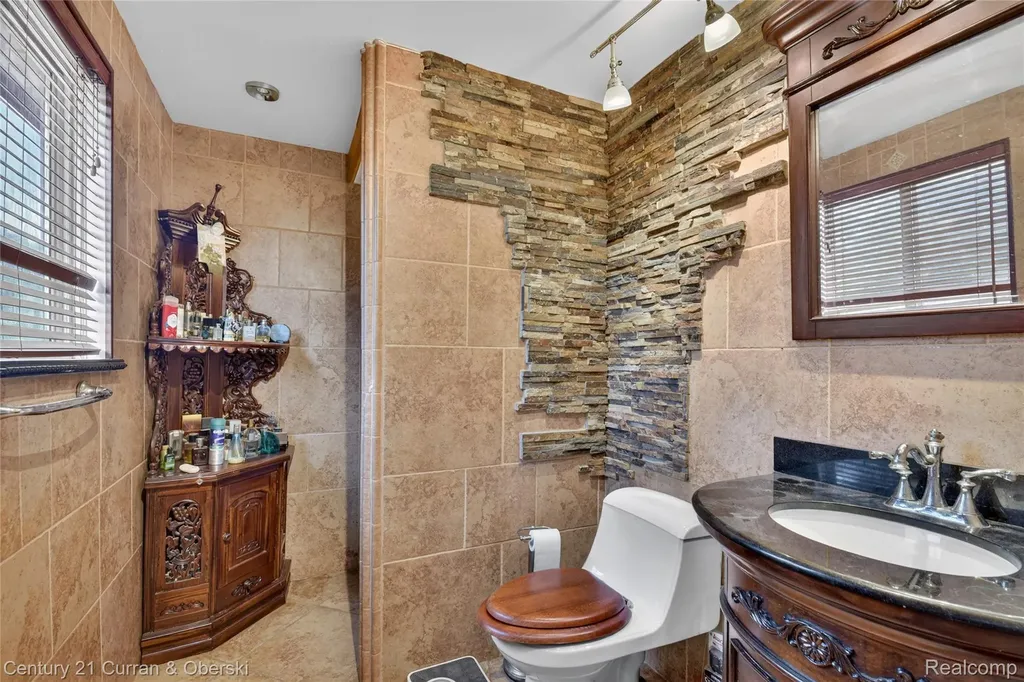 45331 Rector Drive Canton Charter Township MI 48188