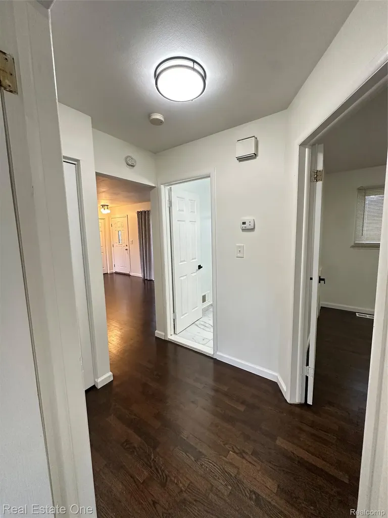 4348 Martin Warren City MI 48092