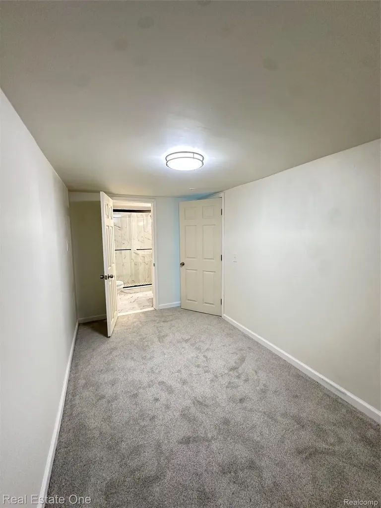 4348 Martin Warren City MI 48092