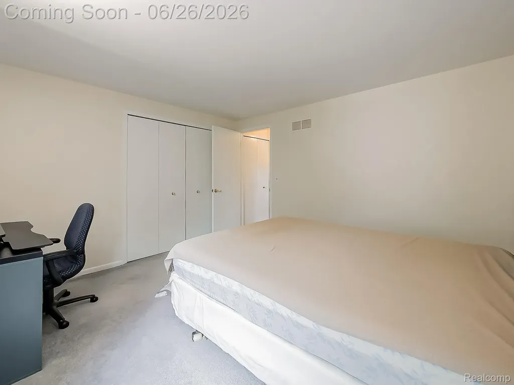 29523 Shenandoah Drive Farmington City MI 48331
