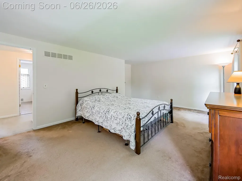 29523 Shenandoah Drive Farmington City MI 48331