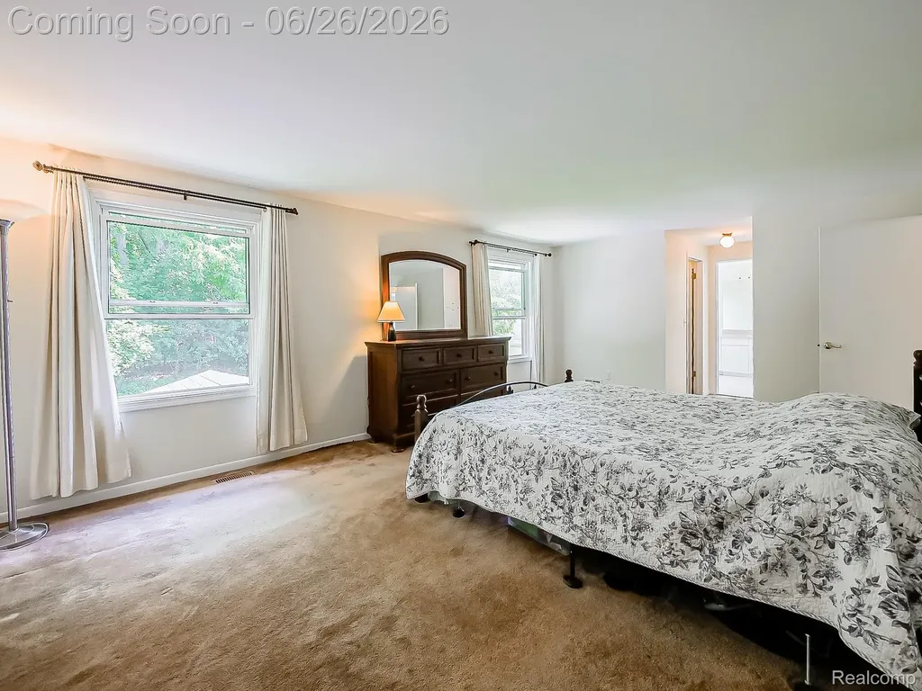 29523 Shenandoah Drive Farmington City MI 48331