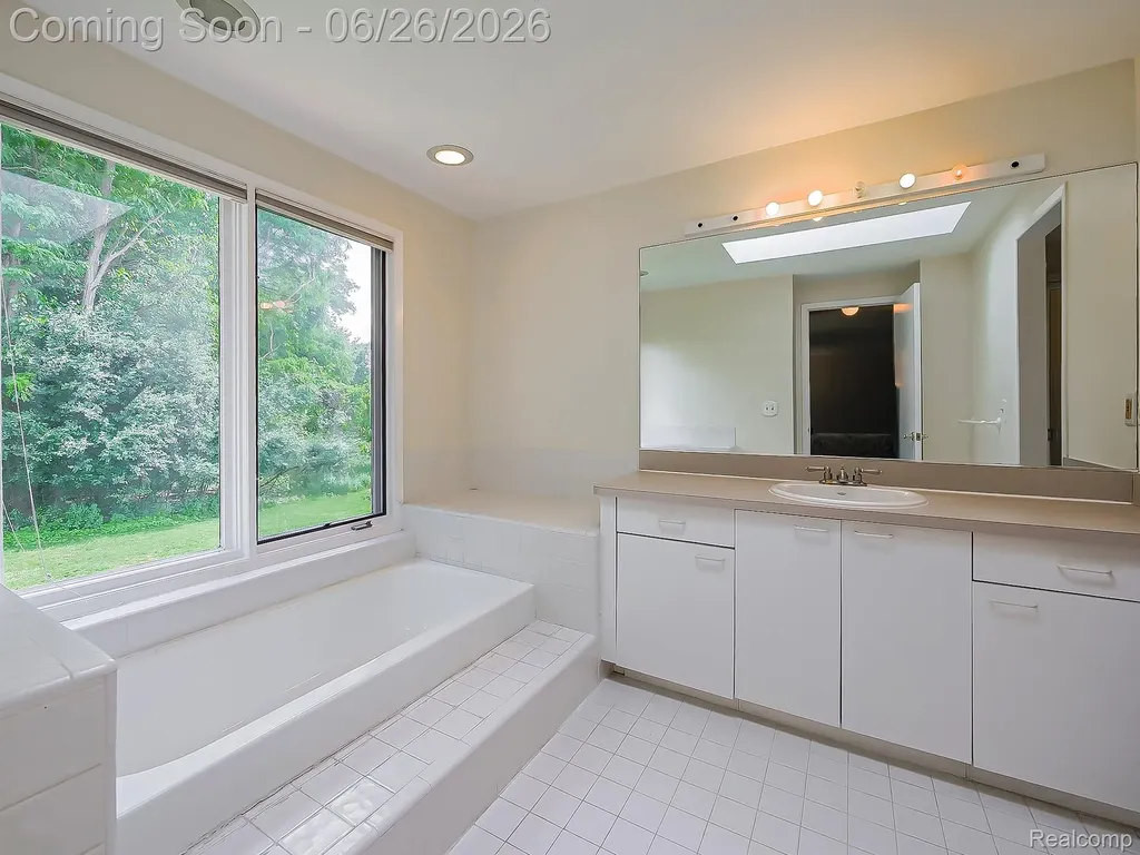 29523 Shenandoah Drive Farmington City MI 48331