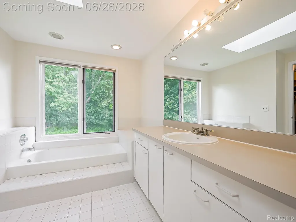29523 Shenandoah Drive Farmington City MI 48331