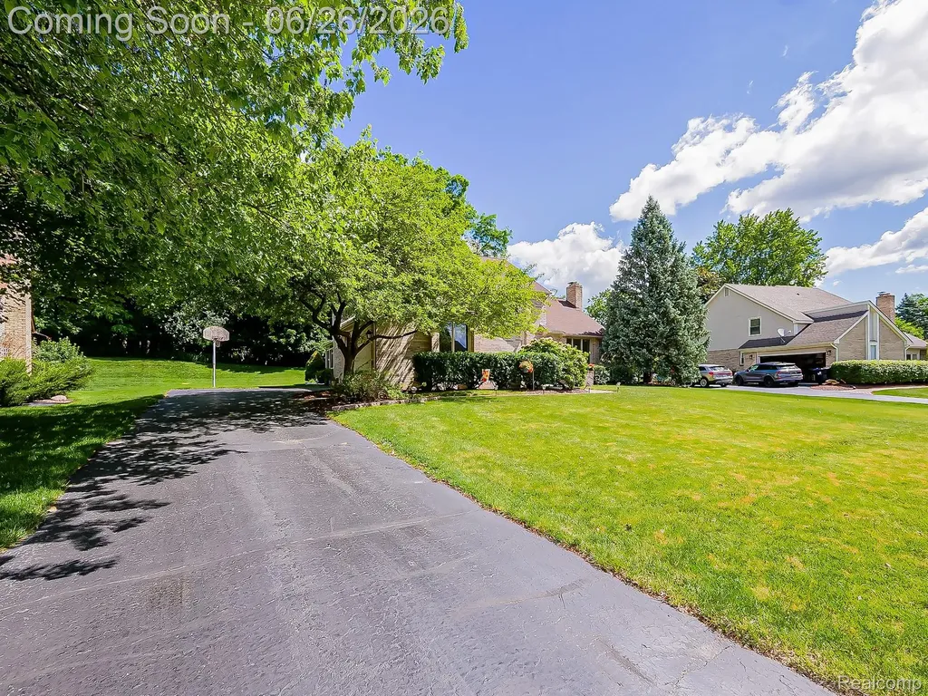 29523 Shenandoah Drive Farmington City MI 48331