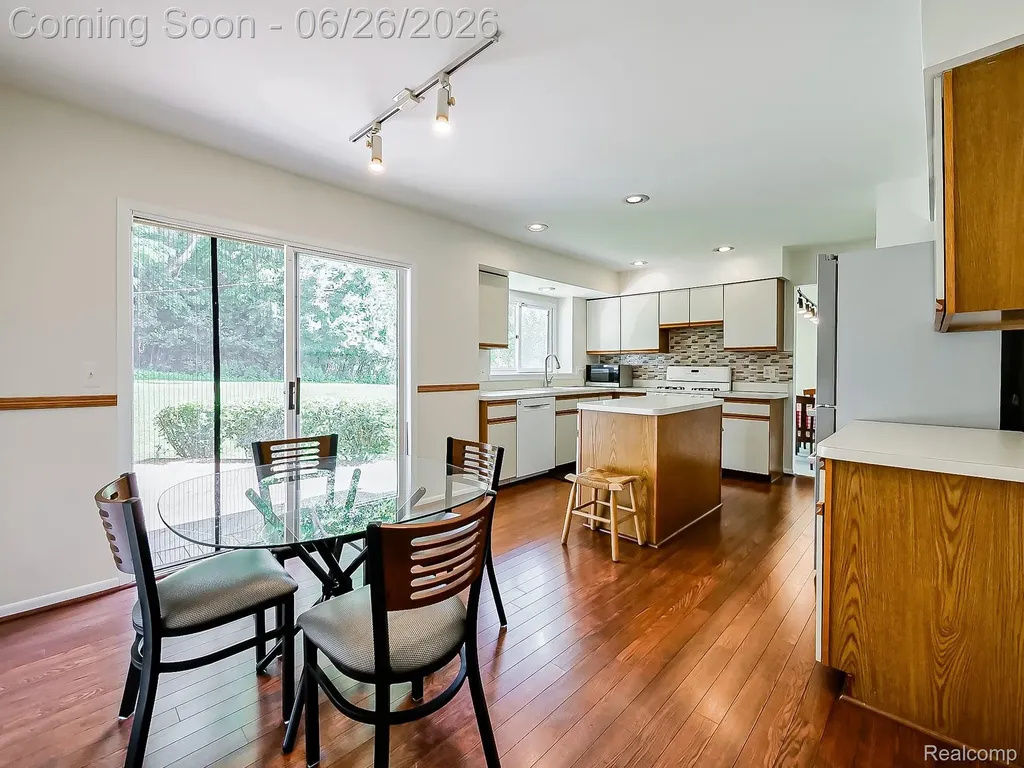 29523 Shenandoah Drive Farmington City MI 48331