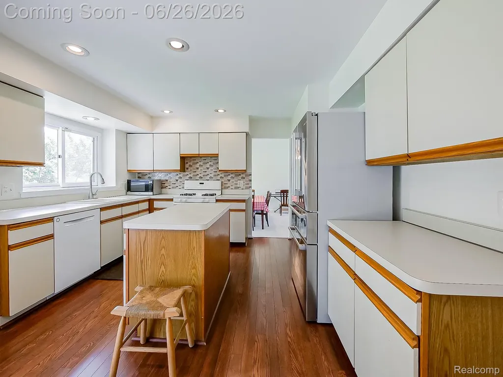 29523 Shenandoah Drive Farmington City MI 48331