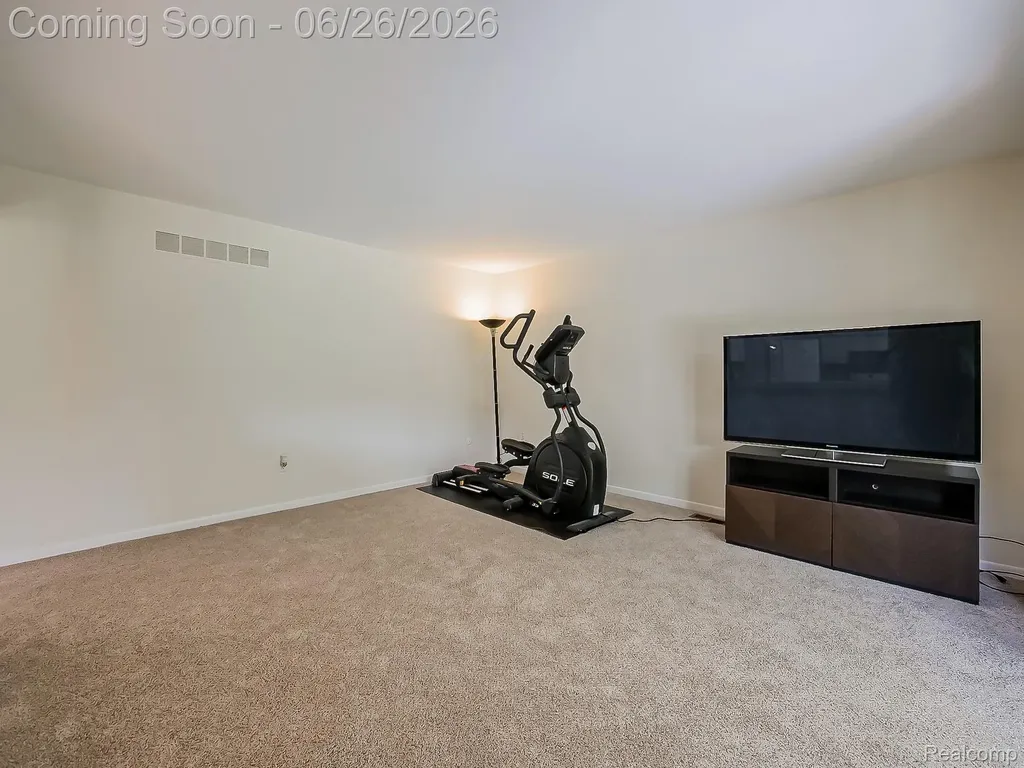 29523 Shenandoah Drive Farmington City MI 48331