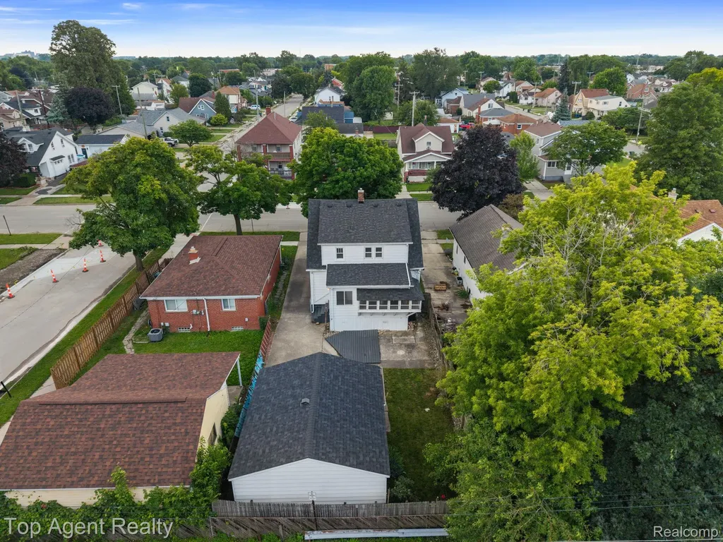 1562 Lafayette Boulevard Lincoln Park City MI 48146