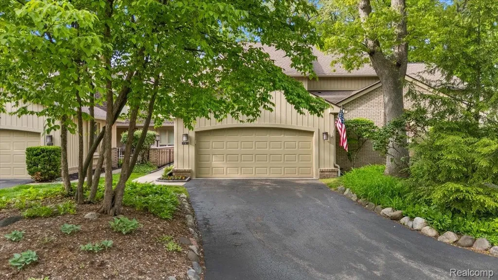 1161 Hillpointe Circle Bloomfield Hills City MI 48304