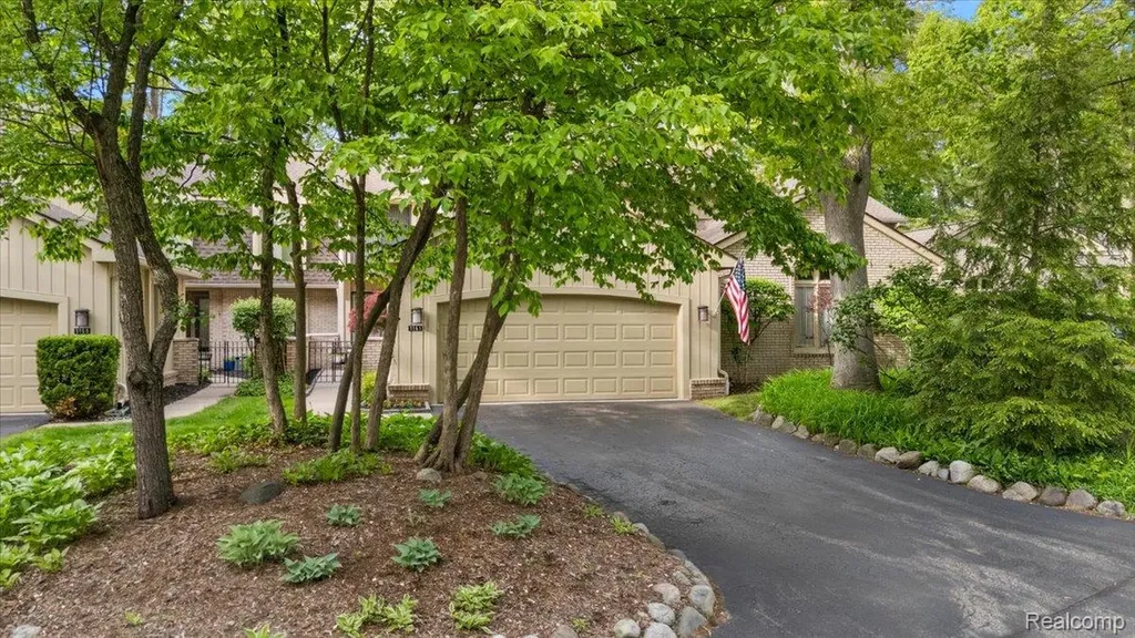 1161 Hillpointe Circle Bloomfield Hills City MI 48304