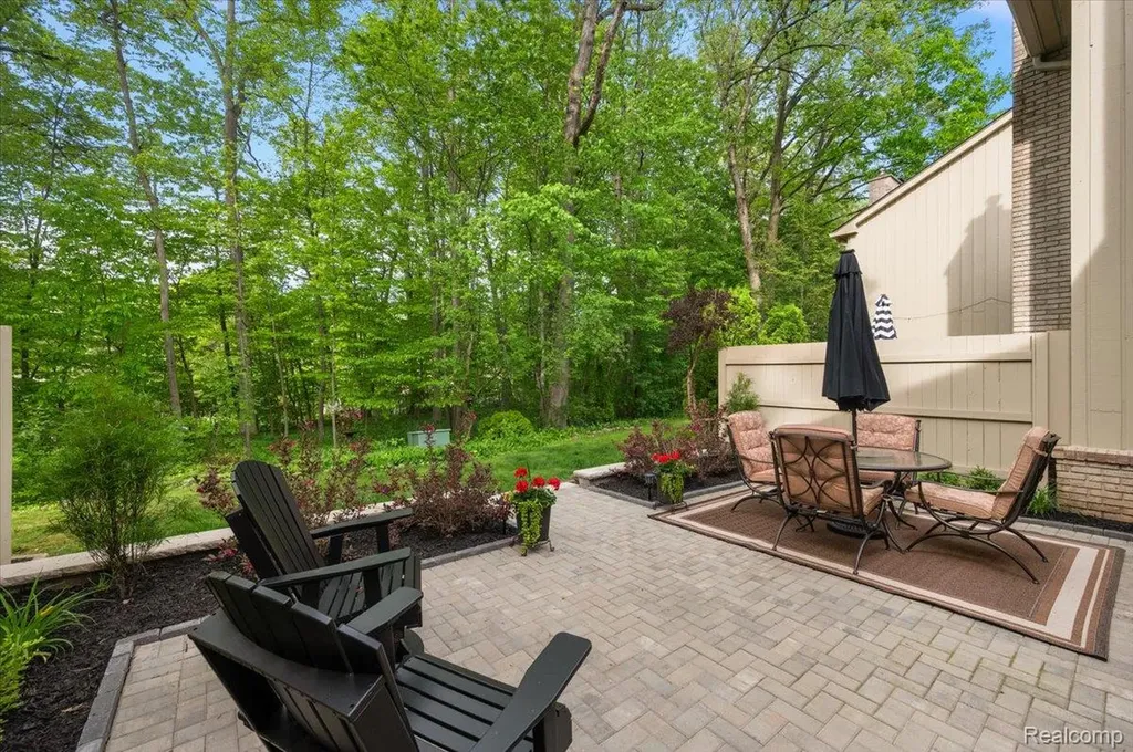 1161 Hillpointe Circle Bloomfield Hills City MI 48304