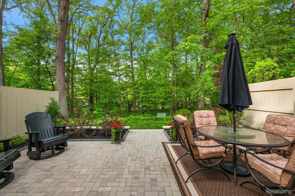1161 Hillpointe Circle Bloomfield Hills City MI 48304