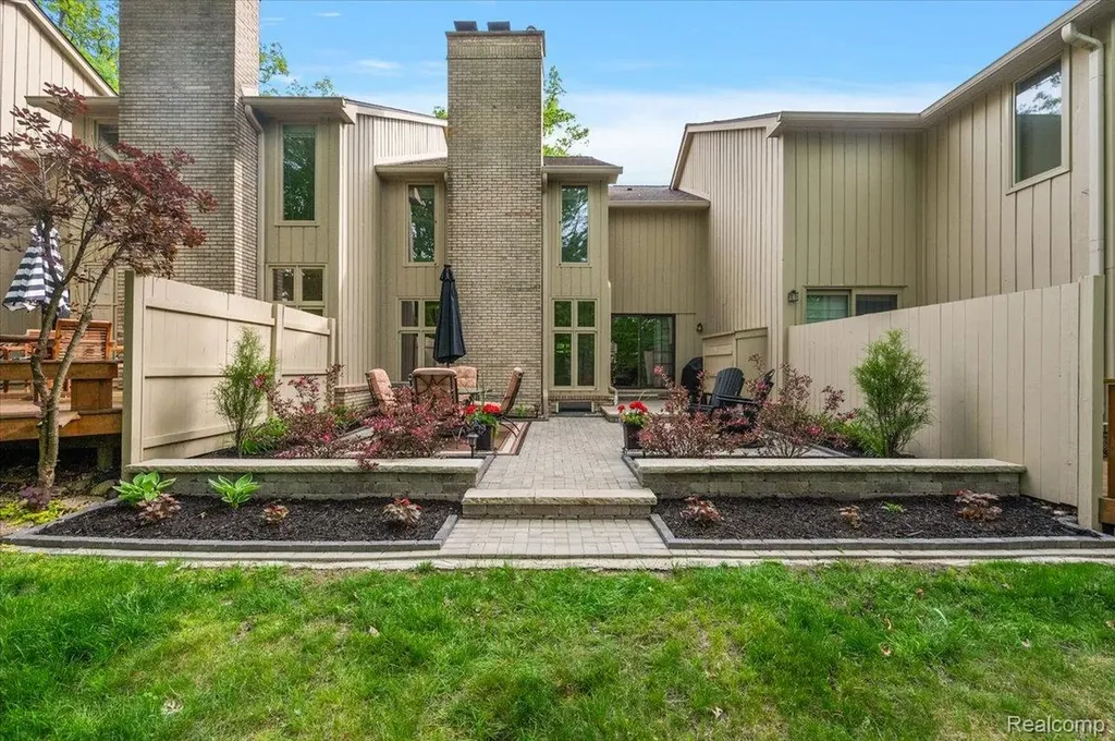 1161 Hillpointe Circle Bloomfield Hills City MI 48304