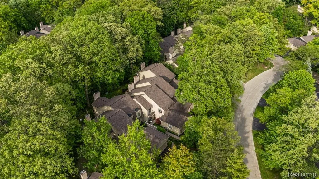 1161 Hillpointe Circle Bloomfield Hills City MI 48304