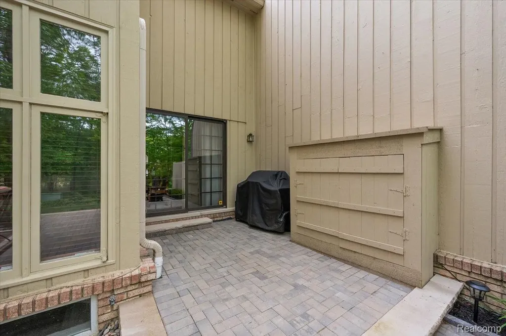 1161 Hillpointe Circle Bloomfield Hills City MI 48304