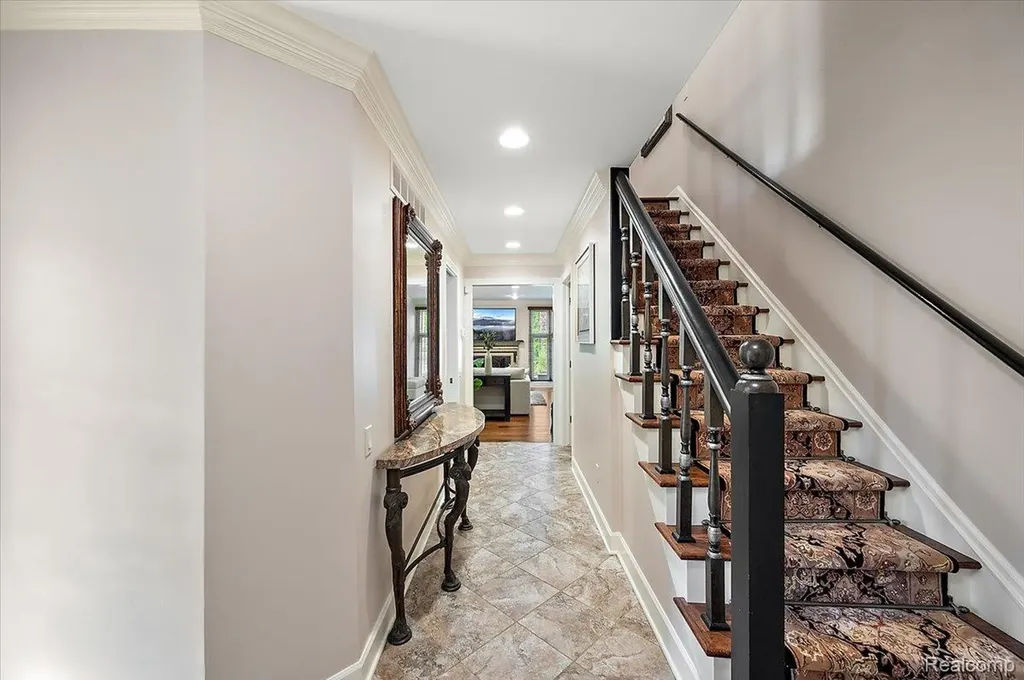 1161 Hillpointe Circle Bloomfield Hills City MI 48304