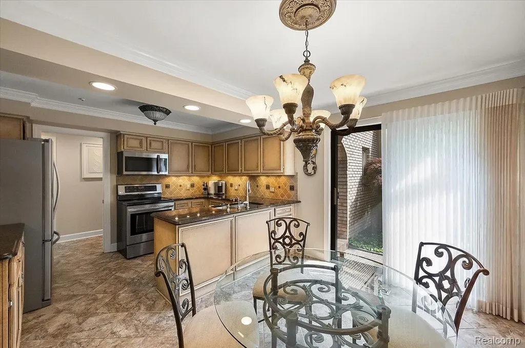 1161 Hillpointe Circle Bloomfield Hills City MI 48304