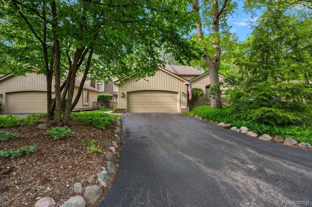 1161 Hillpointe Circle Bloomfield Hills City MI 48304