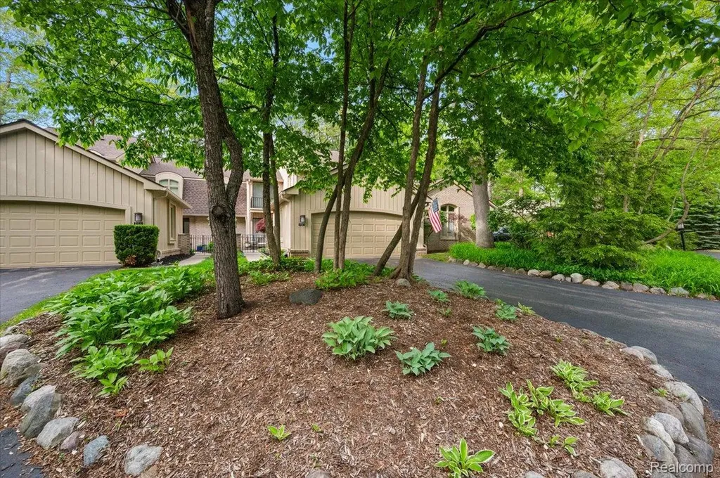 1161 Hillpointe Circle Bloomfield Hills City MI 48304