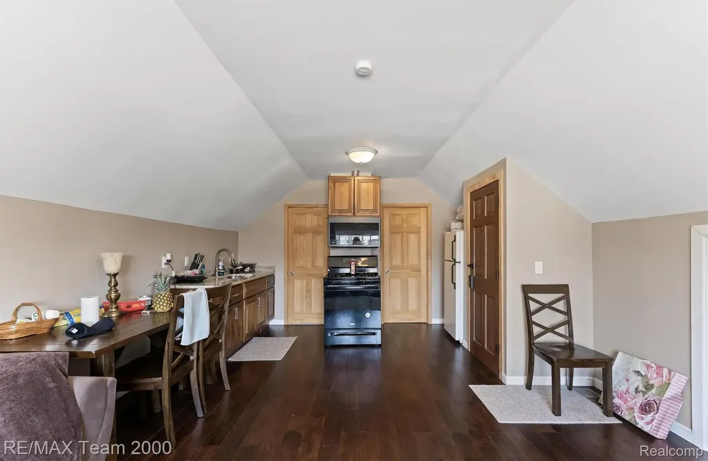 5734 N Gulley Road Dearborn City MI 48127
