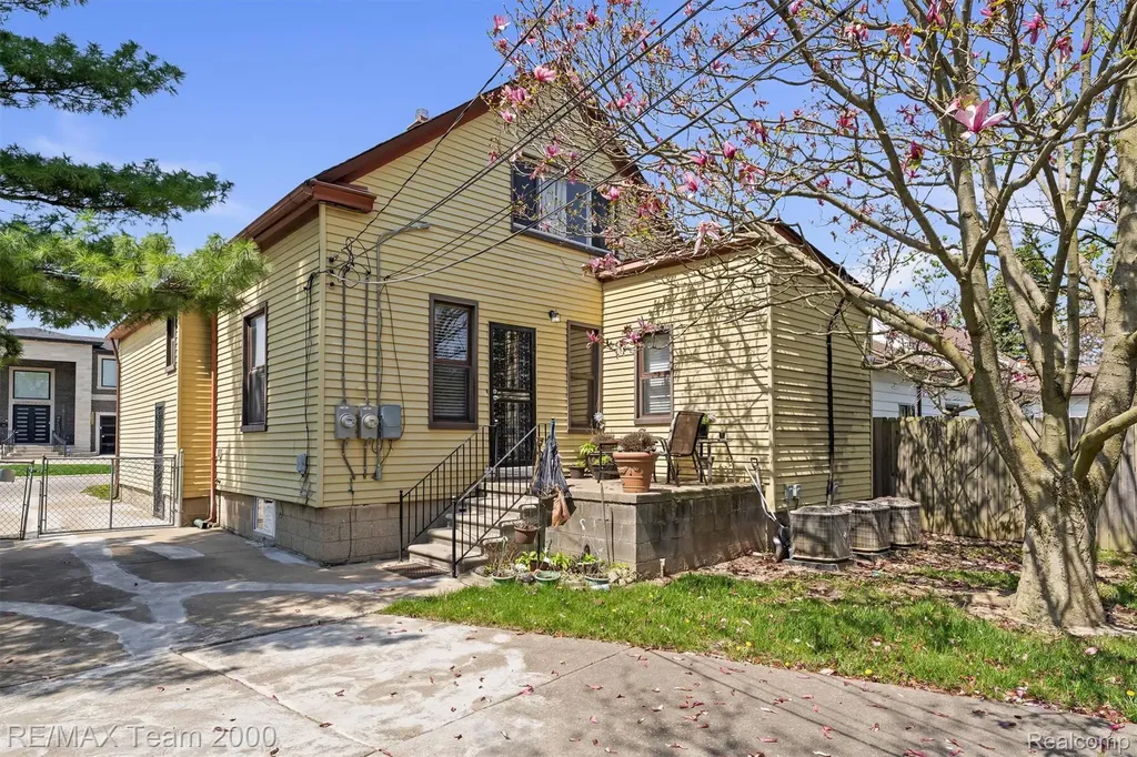 5734 N Gulley Road Dearborn City MI 48127