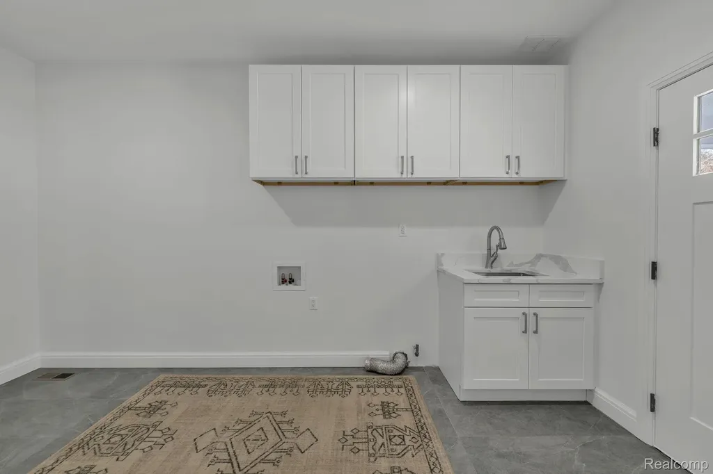 22664 Colgate Street Farmington Hills City MI 48336