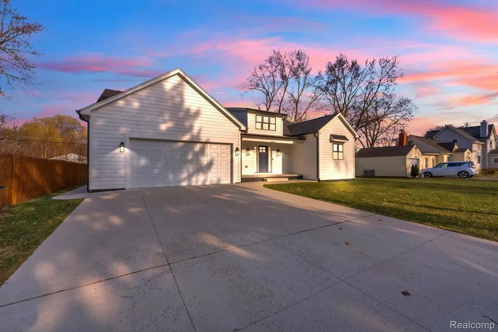 22664 Colgate Street Farmington Hills City MI 48336