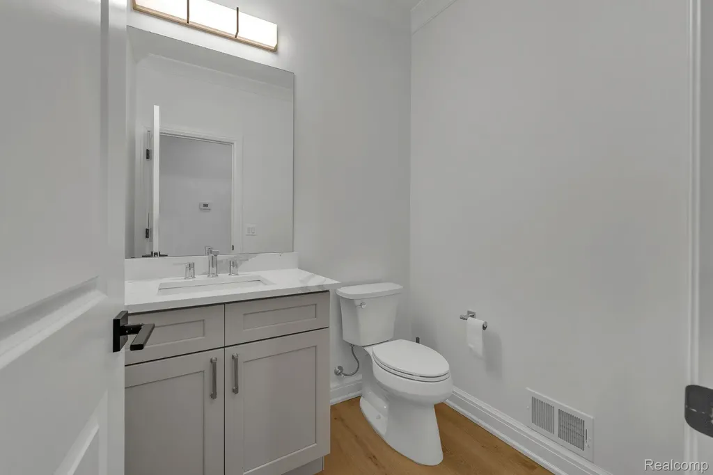 22664 Colgate Street Farmington Hills City MI 48336