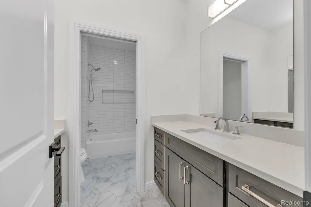 22664 Colgate Street Farmington Hills City MI 48336