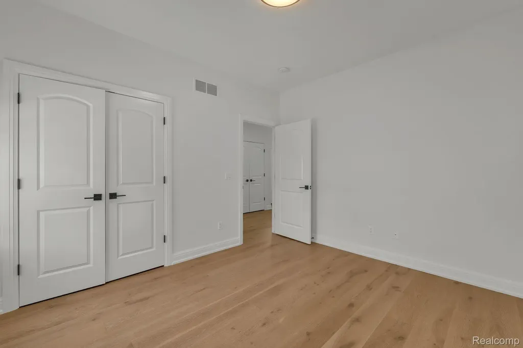 22664 Colgate Street Farmington Hills City MI 48336