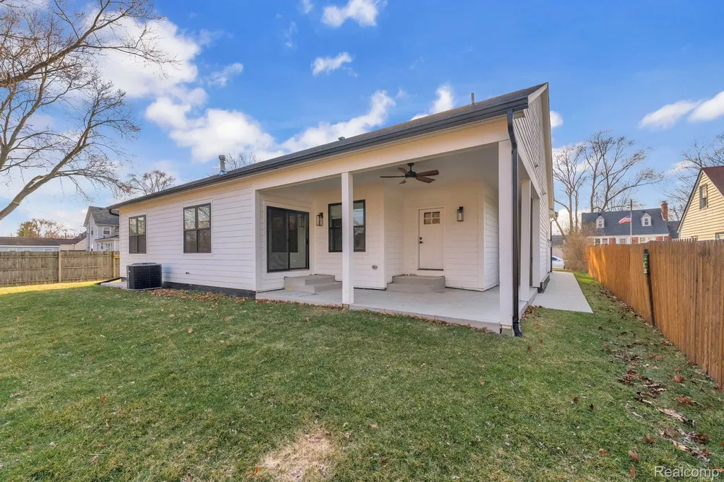 22664 Colgate Street Farmington Hills City MI 48336