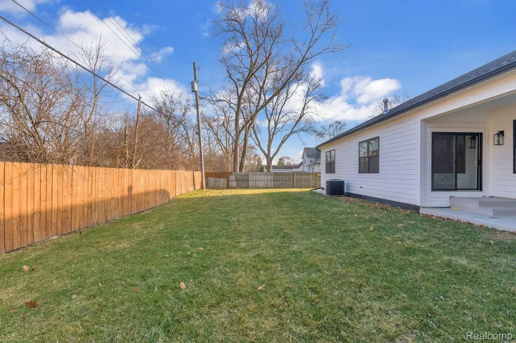 22664 Colgate Street Farmington Hills City MI 48336