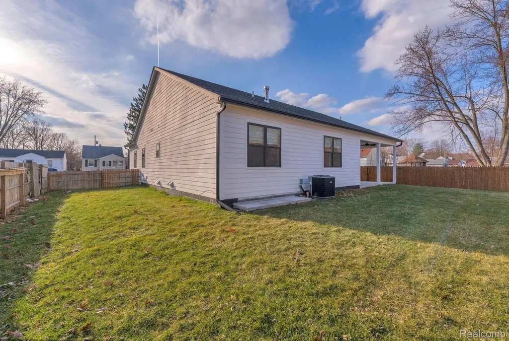 22664 Colgate Street Farmington Hills City MI 48336