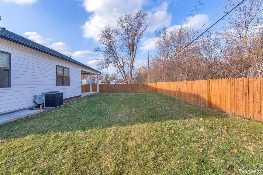 22664 Colgate Street Farmington Hills City MI 48336