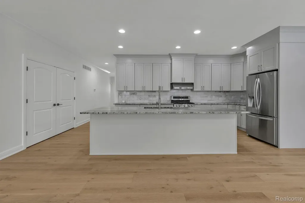 22664 Colgate Street Farmington Hills City MI 48336